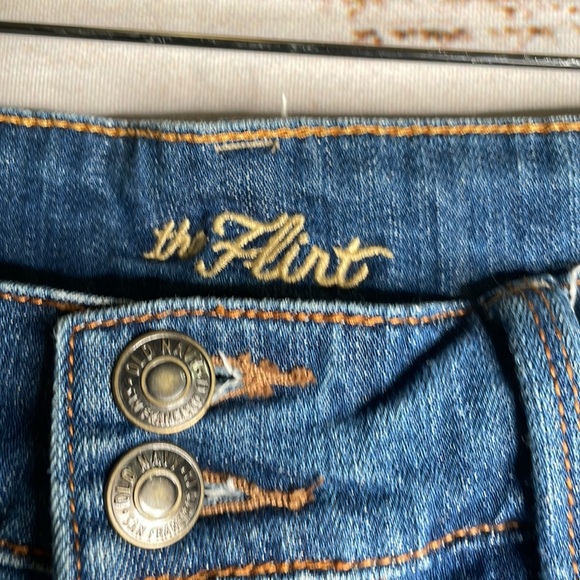 Women's Old Navy Flirt High Waisted Size 6 Shorts - Picture 2 of 3